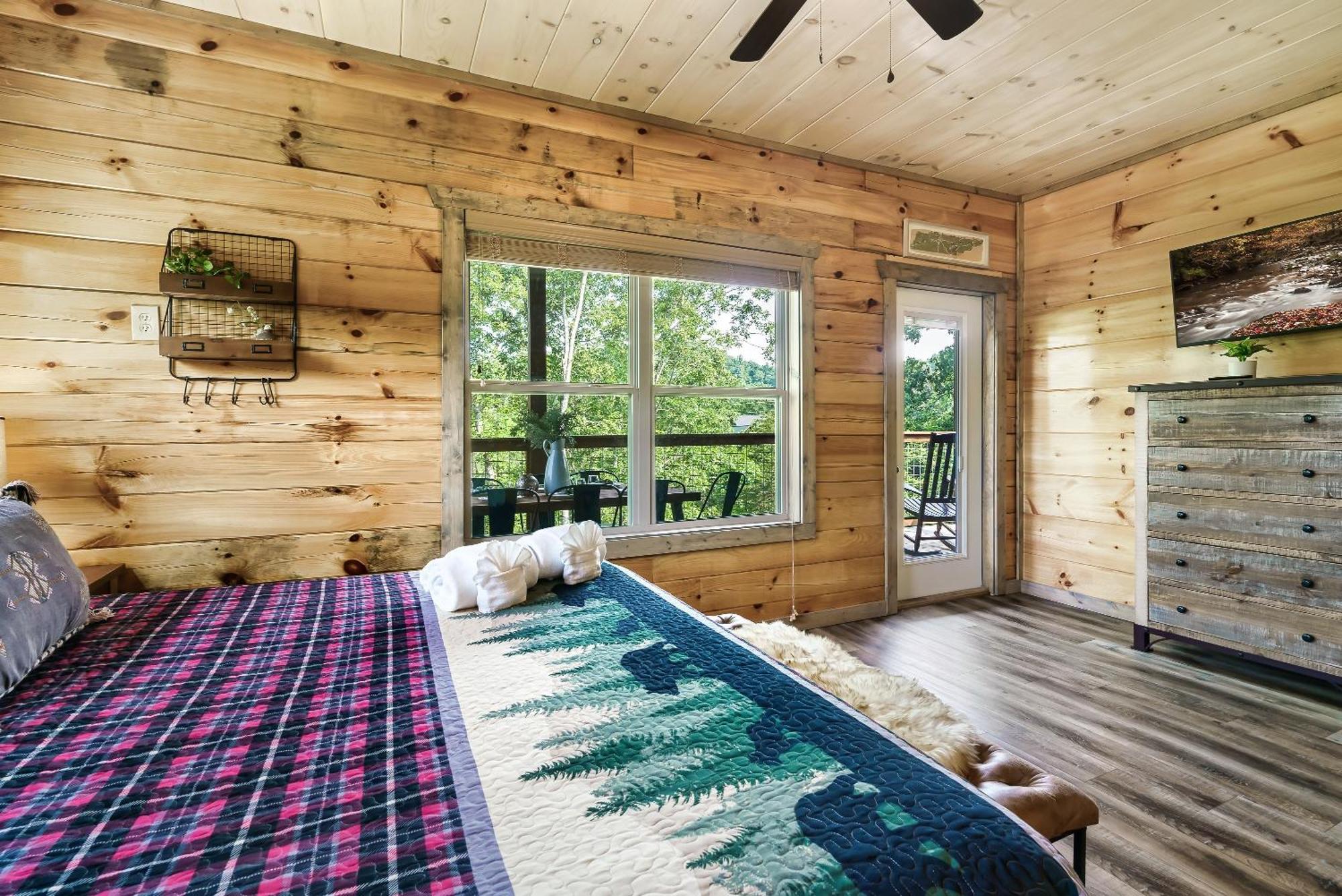 Spring Sale! Indoor Pool, Pet Stays Free, Movie, Hottub Sevierville Extérieur photo